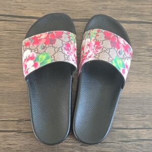 Women's Floral Slide Sandals - Black and Pink